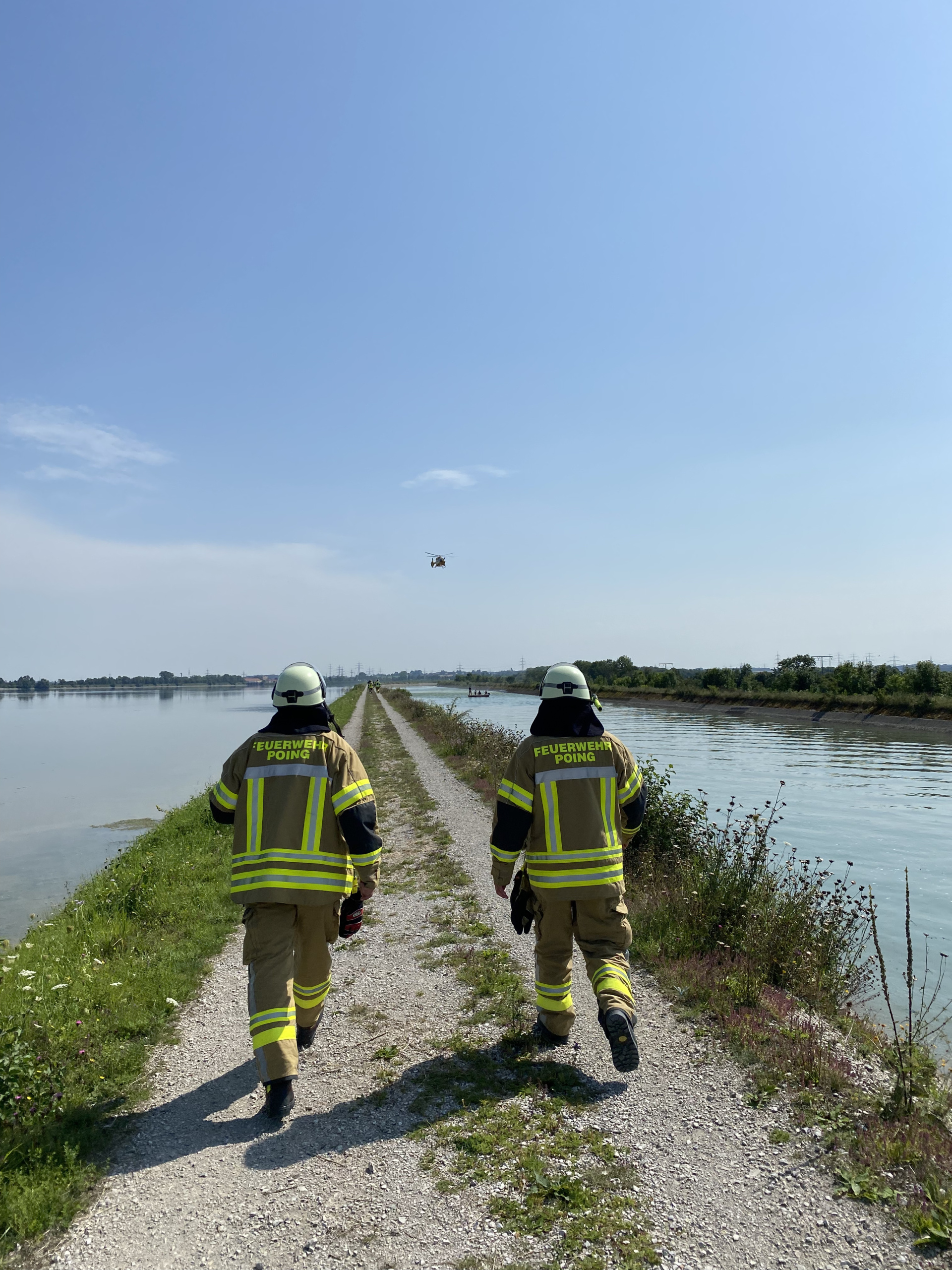 Wasserrettung Person In Wassernot Freiwillige Feuerwehr Poing