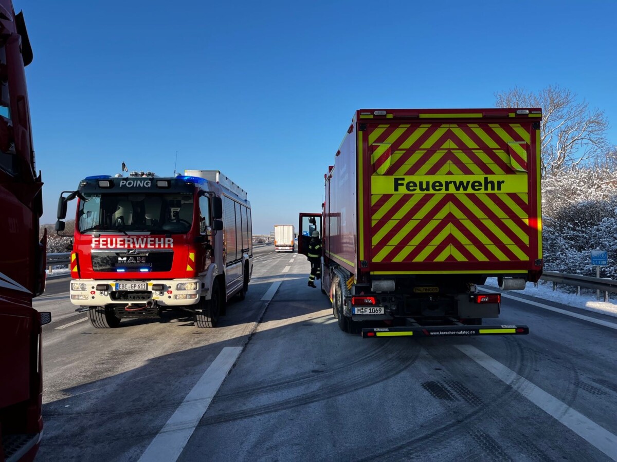 Verkehrsunfall Lkw Bus Leer Person Eingeklemmt Freiwillige